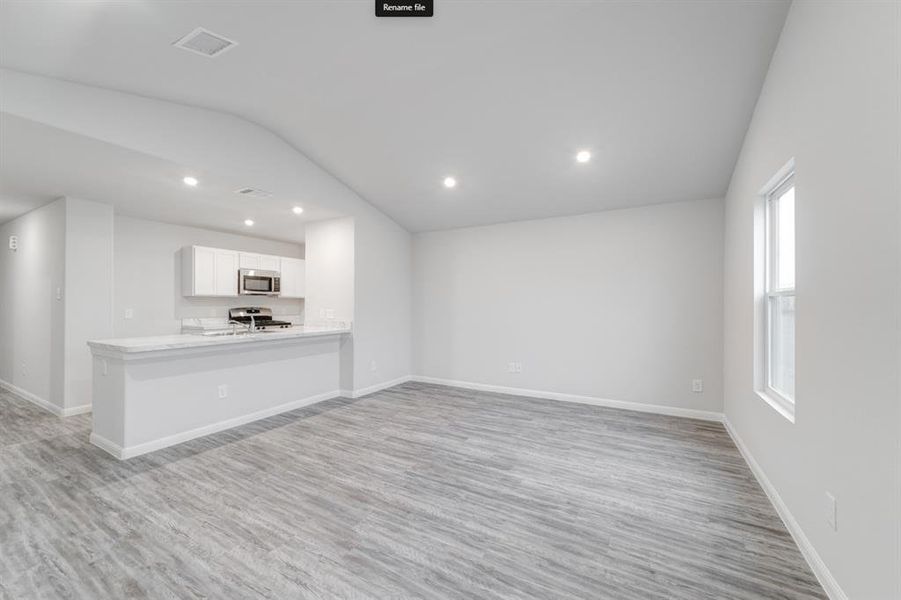 Spacious, unfurnished interior of a new home in Waterside at Cedar Creek, Abilene (Image 7). Spacious, unfurnished interior of a new home in Waterside at Cedar Creek, Abilene (Image 7).