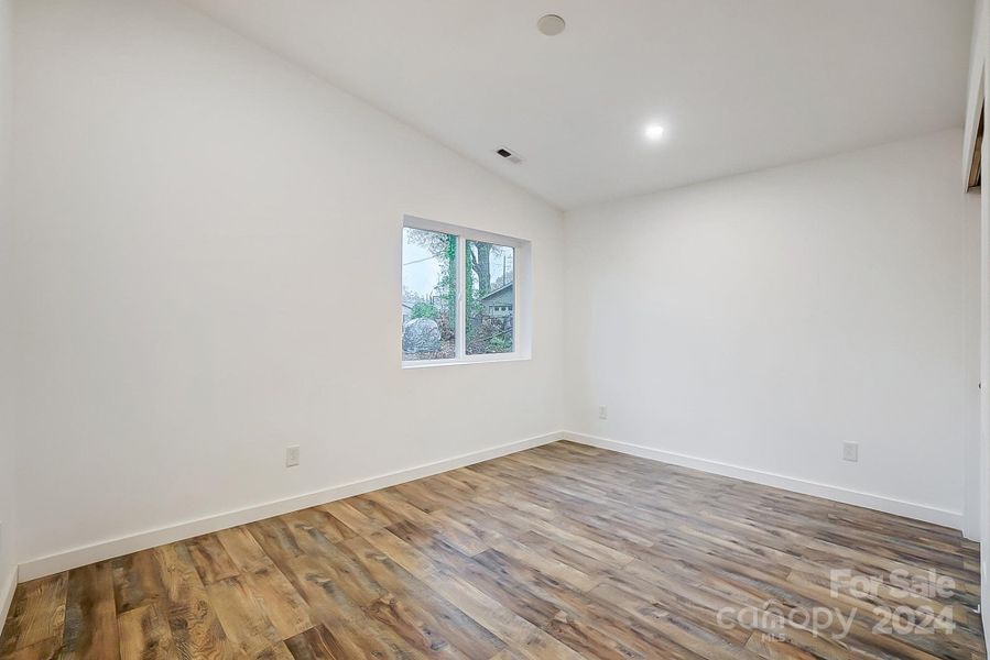 Spacious, unfurnished interior of a new home in , Shelby (Image 22).