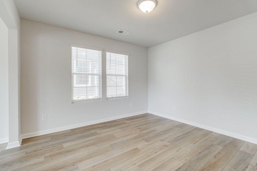 Spacious, unfurnished interior of a new home in Haynes Park, Columbia (Image 14).