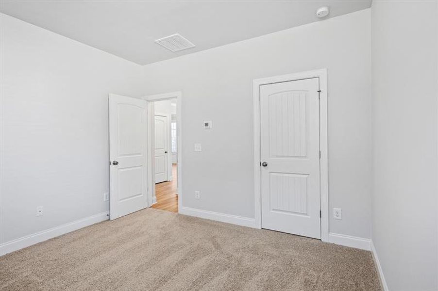 Spacious, unfurnished interior of a new home in Ruby Creek Estates, Atlanta (Image 29).