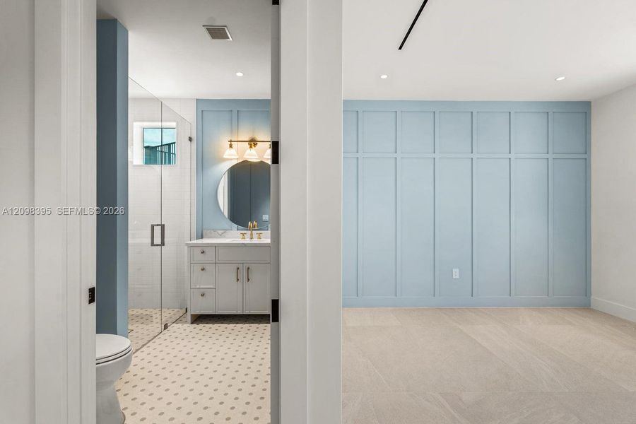 Furnished interior view inside a new home in , Key Largo (Image 13).