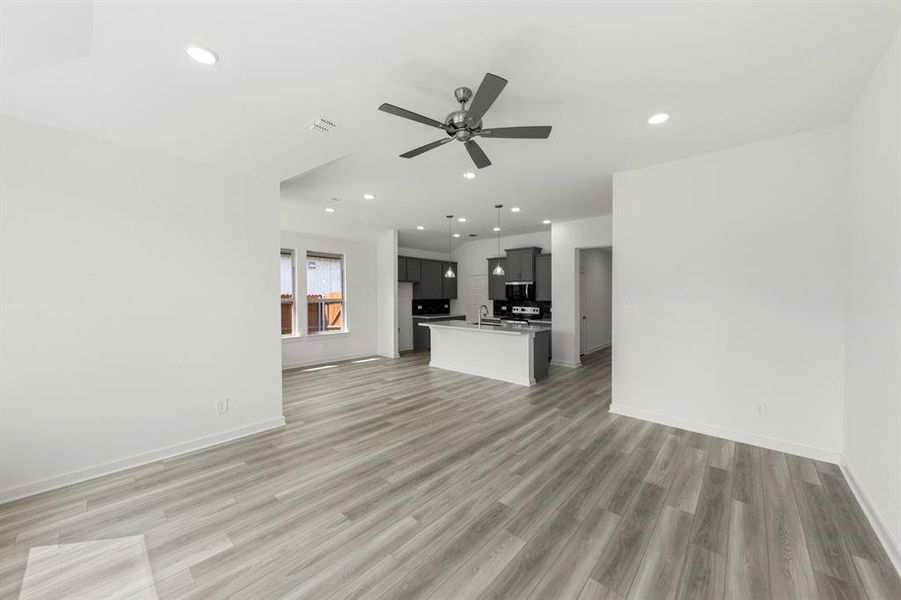 17. 1109 Rushing - Family (3) 17. 1109 Rushing - Family (3)