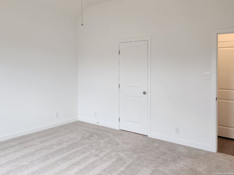 Spacious, unfurnished interior of a new home in Arcadia Ridge, San Antonio (Image 17).