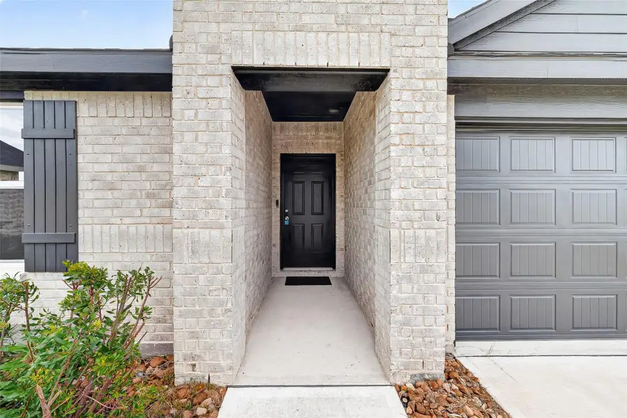 Exterior details and patio area of a home in , Katy (Image 22). Exterior details and patio area of a home in , Katy (Image 22).