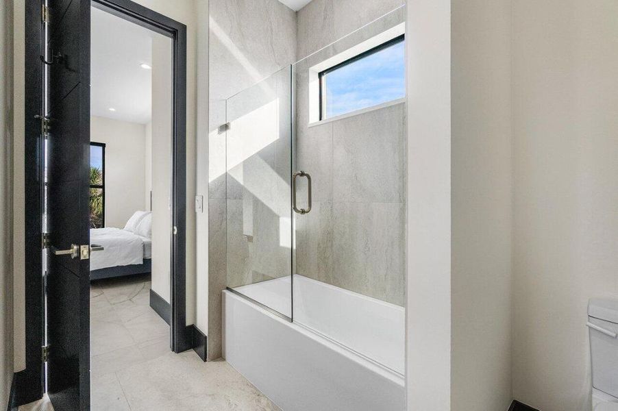 030-13480USHighway1-JunoBeach-FL-33408-S