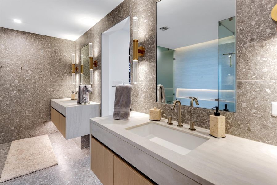 PRIMARY_BATHROOM_EB