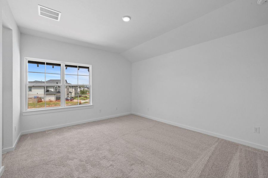 Spacious, unfurnished interior of a new home in Sienna Village of Anderson Springs 50', Missouri City (Image 17).