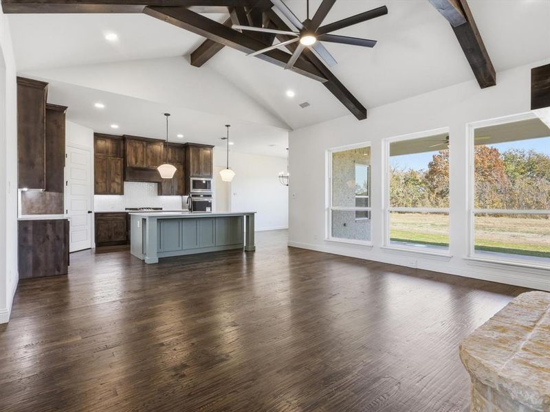 Spacious, unfurnished interior of a new home in Silver Sage Farm, Weatherford (Image 23).