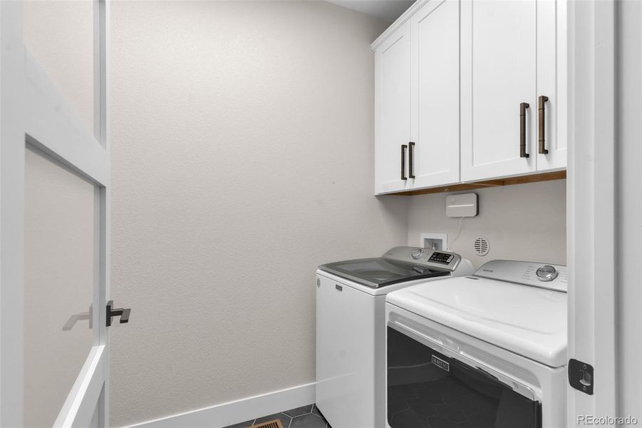 Furnished interior view inside a new home in , Cañon City (Image 31). Furnished interior view inside a new home in , Cañon City (Image 31).