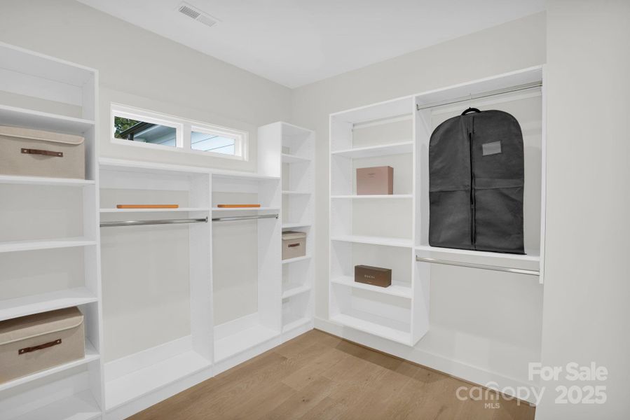 Image 35 of a home in .