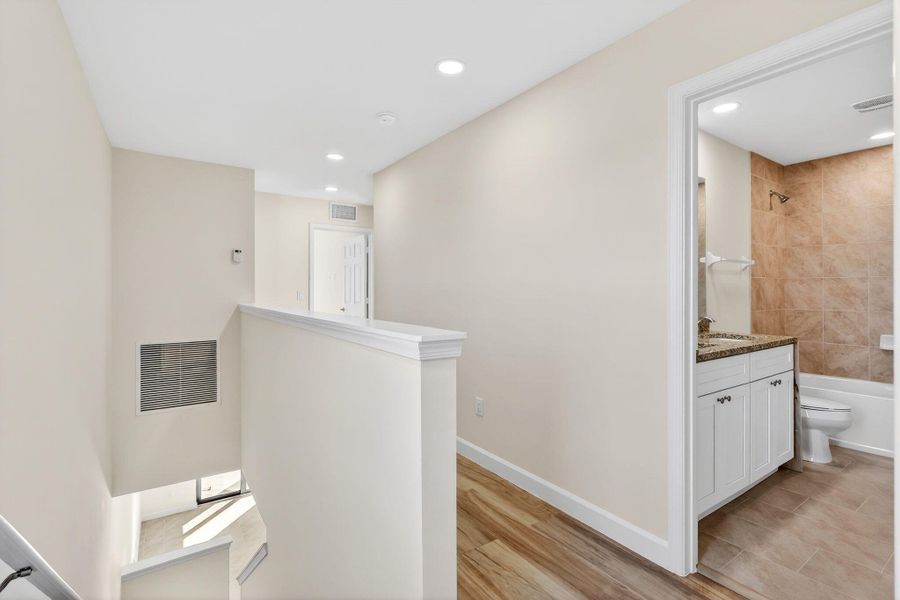 103 SEMINOLE UPSTAIRS HALL 103 SEMINOLE UPSTAIRS HALL