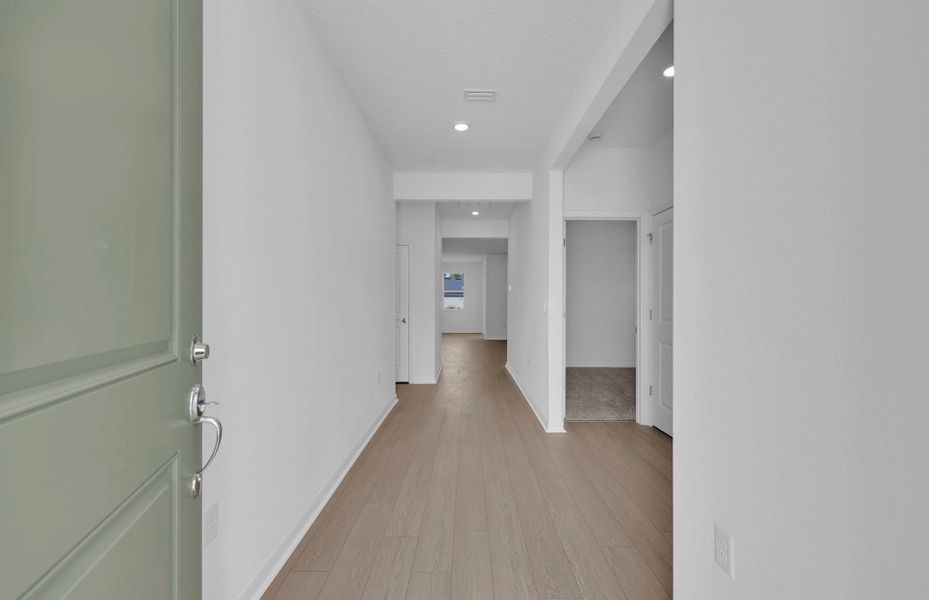 Spacious, unfurnished interior of a new home in Hyland Trail, Green Cove Springs (Image 12). Spacious, unfurnished interior of a new home in Hyland Trail, Green Cove Springs (Image 12).