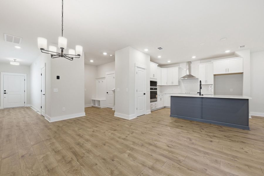Spacious, unfurnished interior of a new home in , Charleston (Image 19).