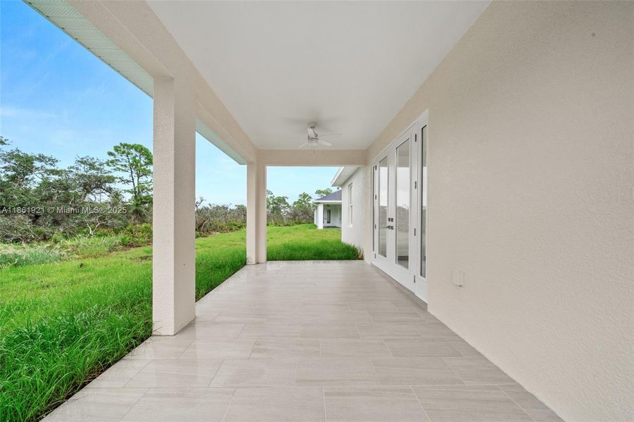 Spacious, unfurnished interior of a new home in , Sebring (Image 30).