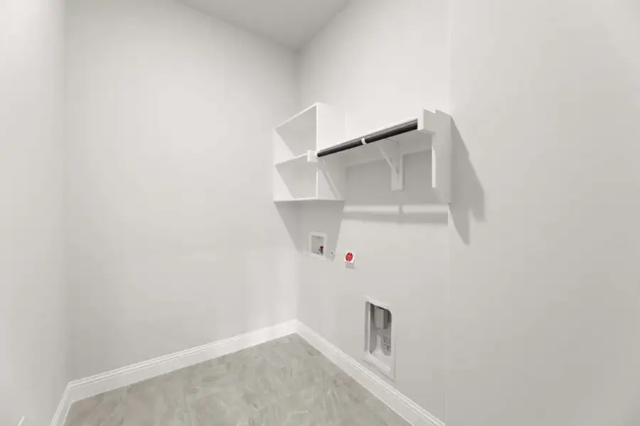 Spacious, unfurnished interior of a new home in Sutton Fields, Celina (Image 29).