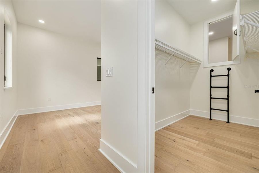 Spacious, unfurnished interior of a new home in , Tampa (Image 53).