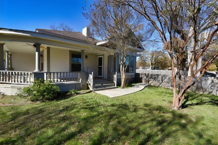 Exterior details and patio area of a home in , Alba (Image 19).