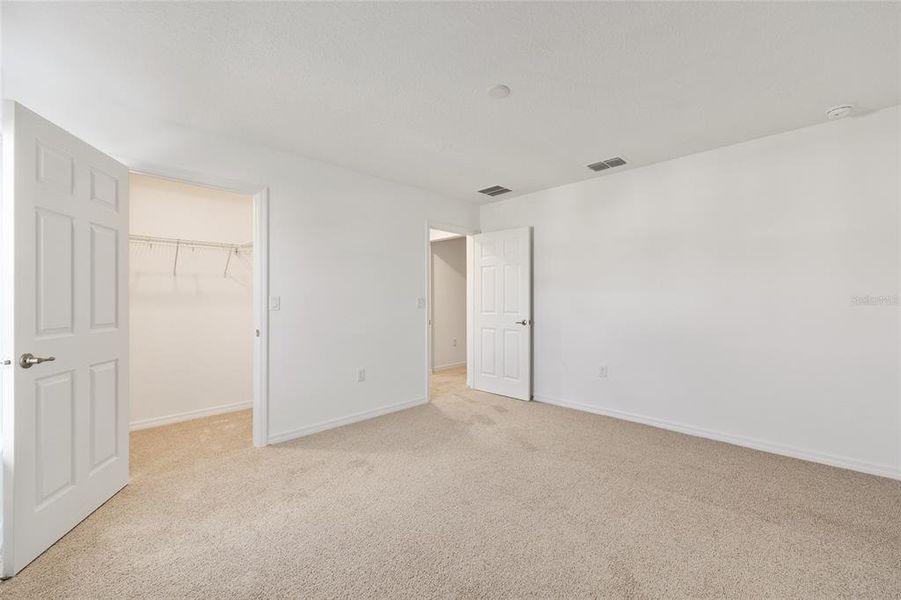 Spacious, unfurnished interior of a new home in Calesa Township, Ocala (Image 38).