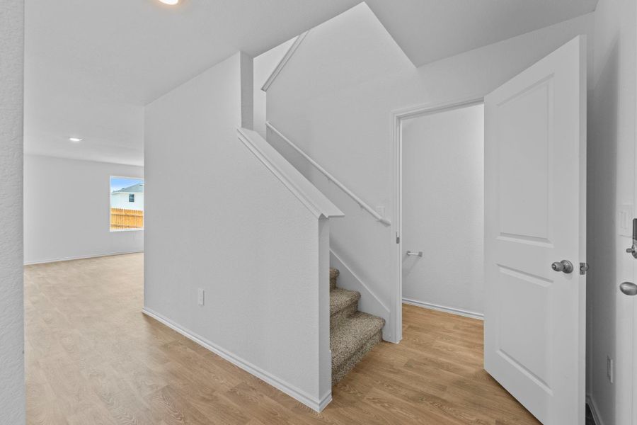 Spacious, unfurnished interior of a new home in Prairie Lakes, Buda (Image 12). Spacious, unfurnished interior of a new home in Prairie Lakes, Buda (Image 12).
