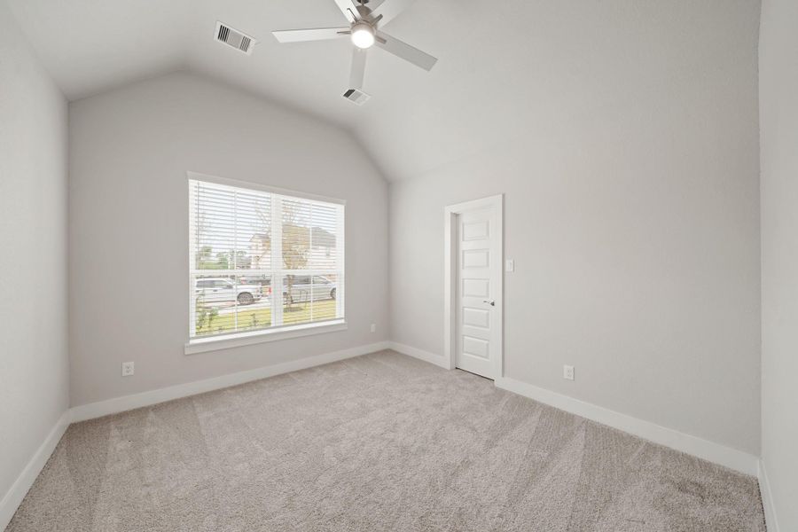 Spacious, unfurnished interior of a new home in Barton Creek Ranch, Conroe (Image 25). Spacious, unfurnished interior of a new home in Barton Creek Ranch, Conroe (Image 25).