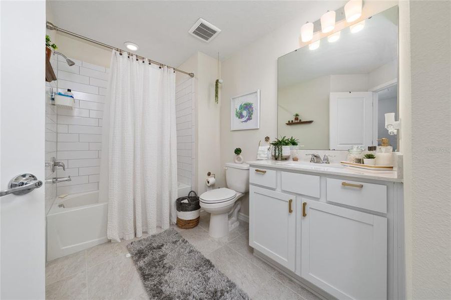 Furnished interior view inside a new home in , Davenport (Image 17).