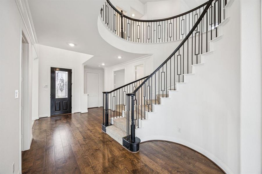 Spacious, unfurnished interior of a new home in Dominion of Pleasant Valley, Wylie (Image 18).