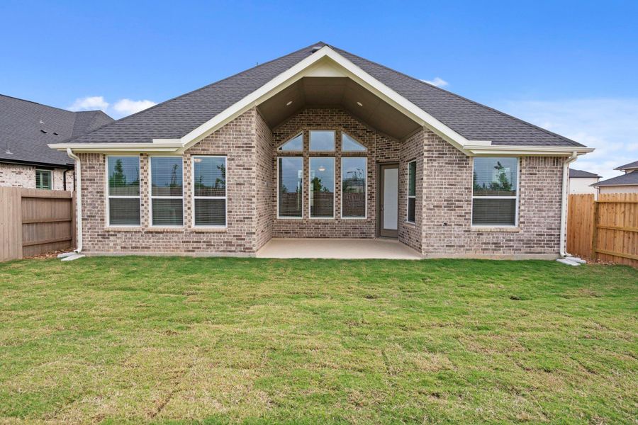 Exterior details and patio area of a home in Grange, Katy (Image 3).
