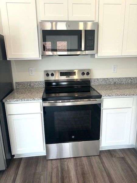 Close-up of interior finishes inside a home in Chestnut Grove, Douglasville (Image 6).