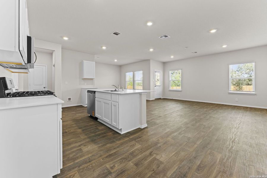 Image 33 of a home in Redbird Ranch.