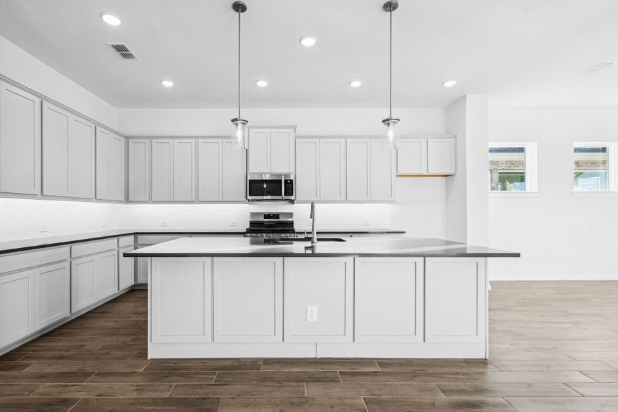 Furnished interior view inside a new home in Oakwood Estates, Waller (Image 8). Furnished interior view inside a new home in Oakwood Estates, Waller (Image 8).