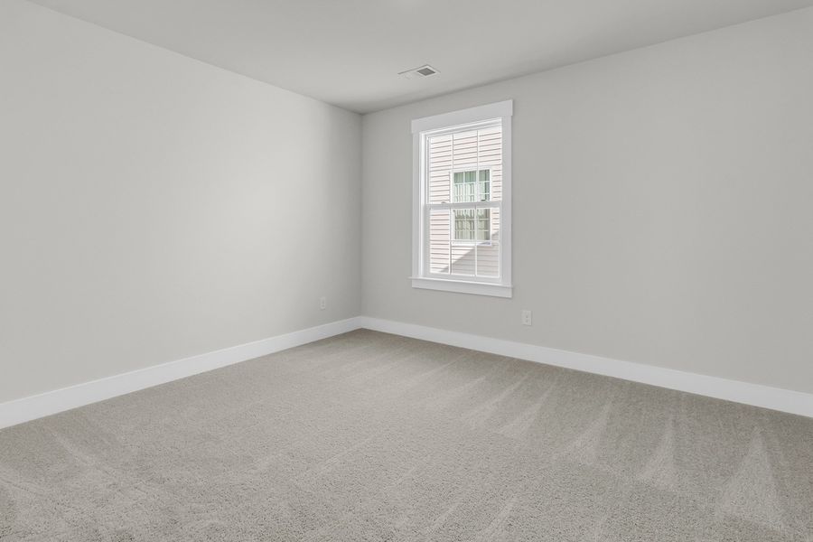 Spacious, unfurnished interior of a new home in Six Oaks, Summerville (Image 40).