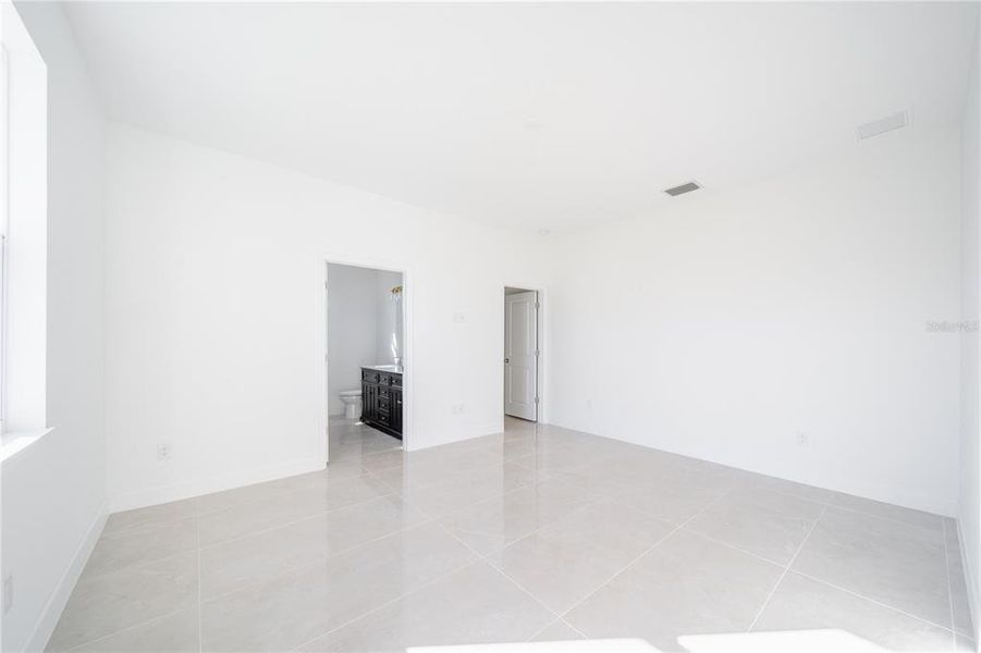 Spacious, unfurnished interior of a new home in , Port Charlotte (Image 11). Spacious, unfurnished interior of a new home in , Port Charlotte (Image 11).