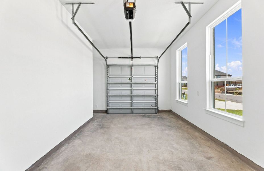 Spacious, unfurnished interior of a new home in Kuempel Estates, Pflugerville (Image 59).