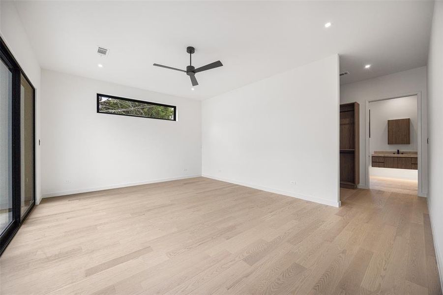 Spacious, unfurnished interior of a new home in , Dallas (Image 15). Spacious, unfurnished interior of a new home in , Dallas (Image 15).