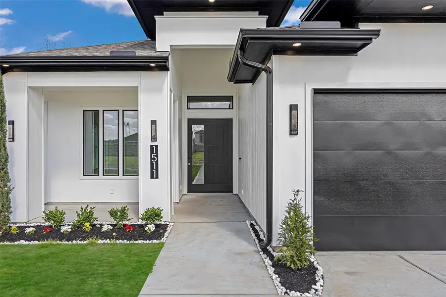 Exterior details and patio area of a home in , Dayton (Image 4).