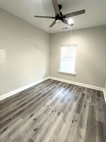 Spacious, unfurnished interior of a new home in , Walterboro (Image 12).