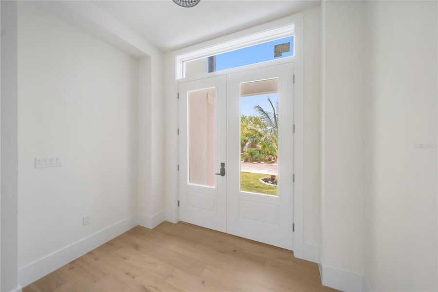Spacious, unfurnished interior of a new home in , Longboat Key (Image 77). Spacious, unfurnished interior of a new home in , Longboat Key (Image 77).