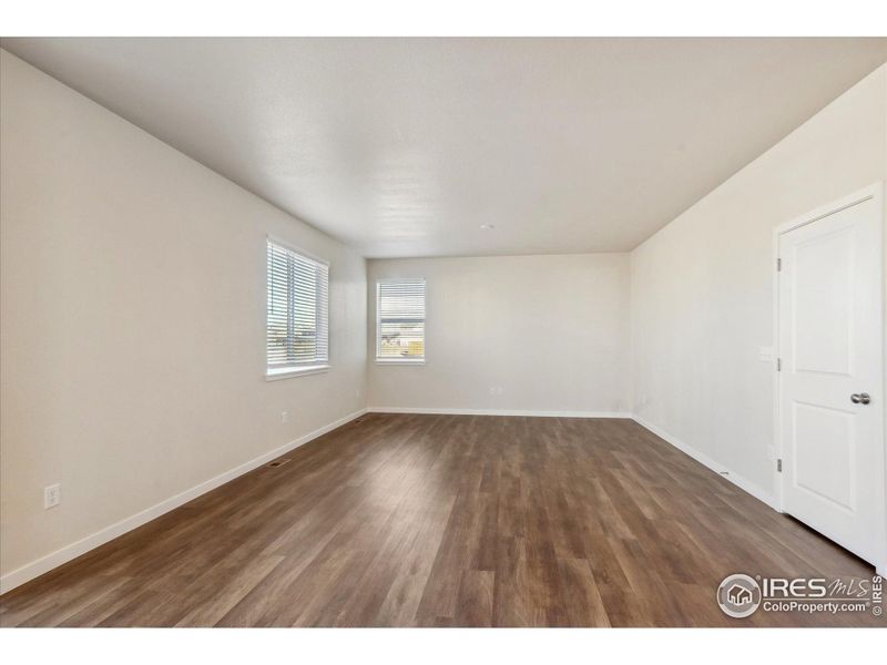 Spacious, unfurnished interior of a new home in Timnath Lakes, Timnath (Image 10).