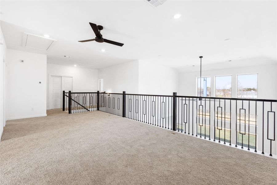 Spacious, unfurnished interior of a new home in Kendall Lakes, Alvin (Image 28).