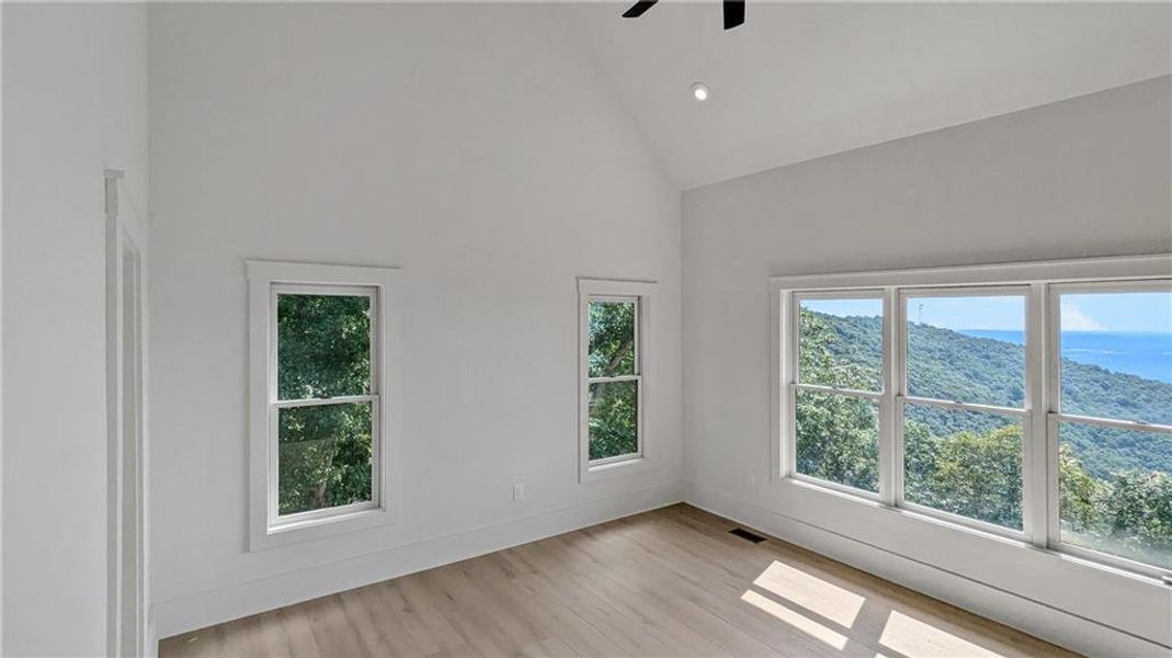 Spacious, unfurnished interior of a new home in , Jasper (Image 18).