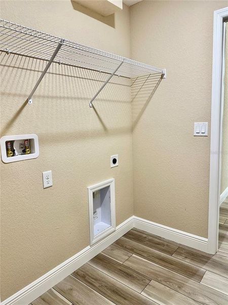 Spacious, unfurnished interior of a new home in , Weeki Wachee (Image 51).
