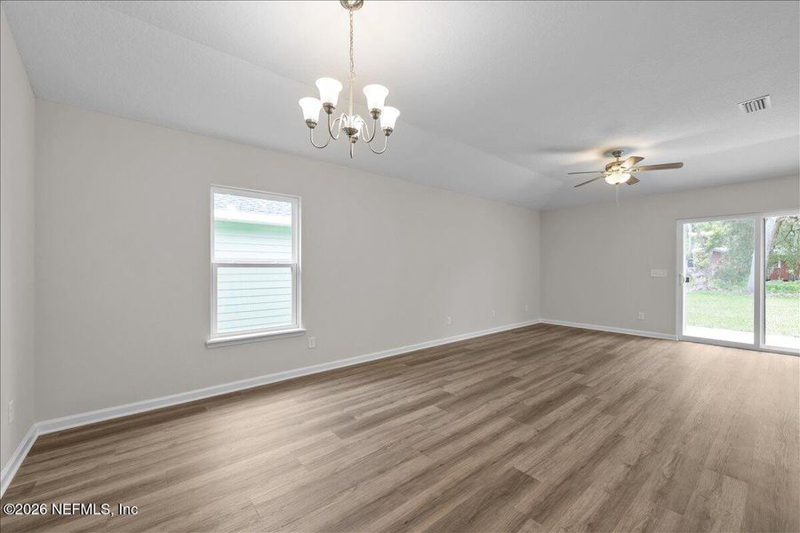 Spacious, unfurnished interior of a new home in , Palatka (Image 26).