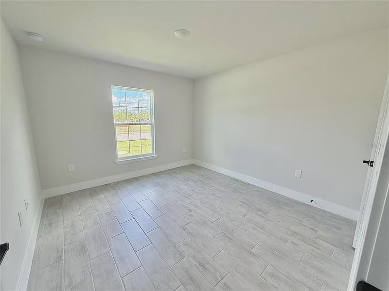 Spacious, unfurnished interior of a new home in Rotonda, Port Charlotte (Image 22).