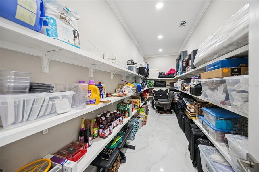 Furnished interior view inside a new home in , Clermont (Image 31).