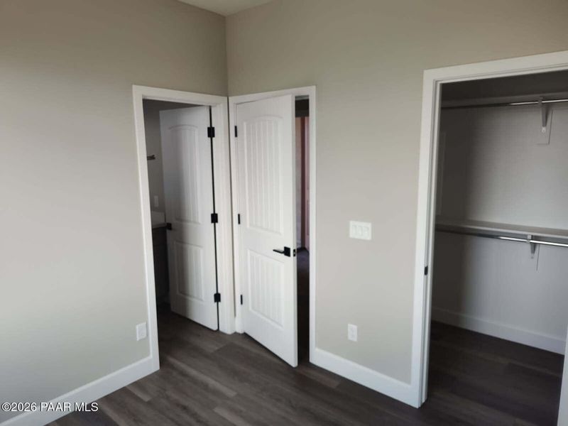 Spacious, unfurnished interior of a new home in North Ridge at Pronghorn Ranch, Prescott Valley (Image 11).