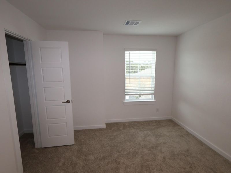 Spacious, unfurnished interior of a new home in Summerview, Fulshear (Image 24). Spacious, unfurnished interior of a new home in Summerview, Fulshear (Image 24).
