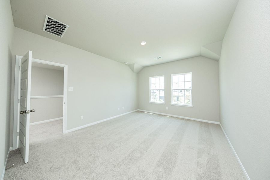 Spacious, unfurnished interior of a new home in Cliffstone Hills, Conroe (Image 10). Spacious, unfurnished interior of a new home in Cliffstone Hills, Conroe (Image 10).