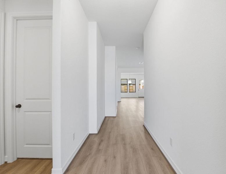 Spacious, unfurnished interior of a new home in Brookewater, Rosenberg (Image 17). Spacious, unfurnished interior of a new home in Brookewater, Rosenberg (Image 17).