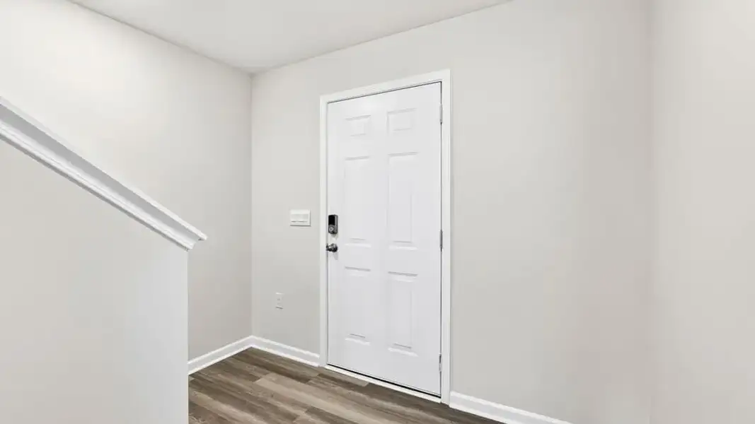 Spacious, unfurnished interior of a new home in Trailside Run, Spartanburg (Image 16).