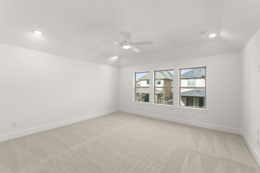 Spacious, unfurnished interior of a new home in Union Park, Little Elm (Image 24).
